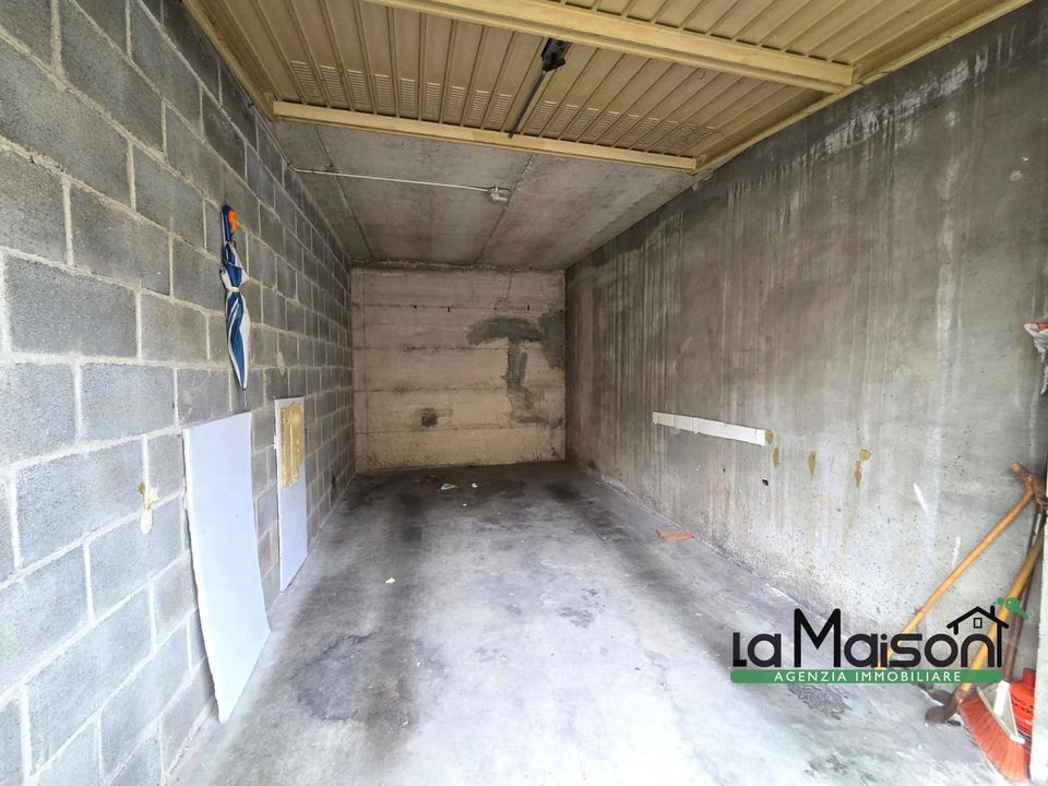Parkeringsplads i Santhia, Vercelli - foto 3