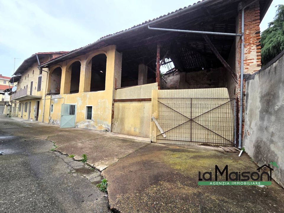 Landejendom i Santhia, Vercelli - foto 1