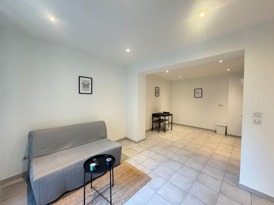 Studio in Marseille, Bouches-du-Rhone - photo 4