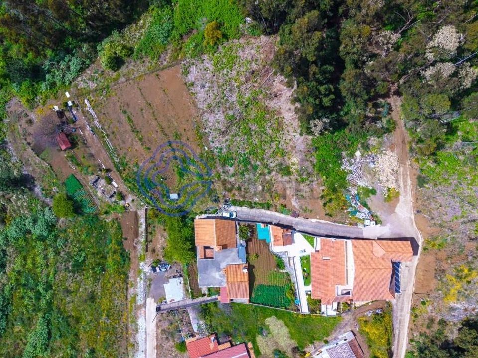 Helårsgrund i Santa Cruz, Madeira - foto 1