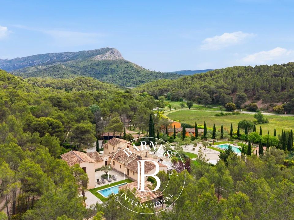Villa i Aix-en-Provence, Bouches-du-Rhone - foto 1