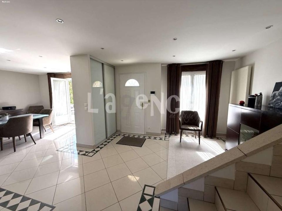 Villa i Claye-Souilly, Seine-et-Marne - foto 1