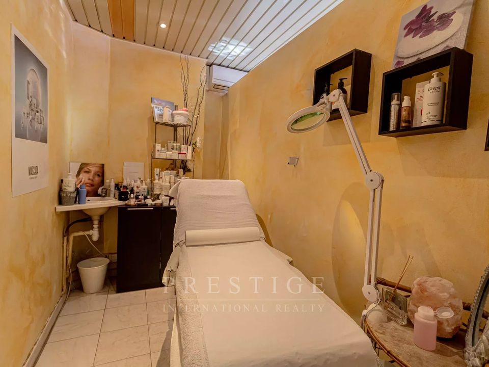 Erhvervsejendom i Antibes, Alpes-Maritimes - foto 2