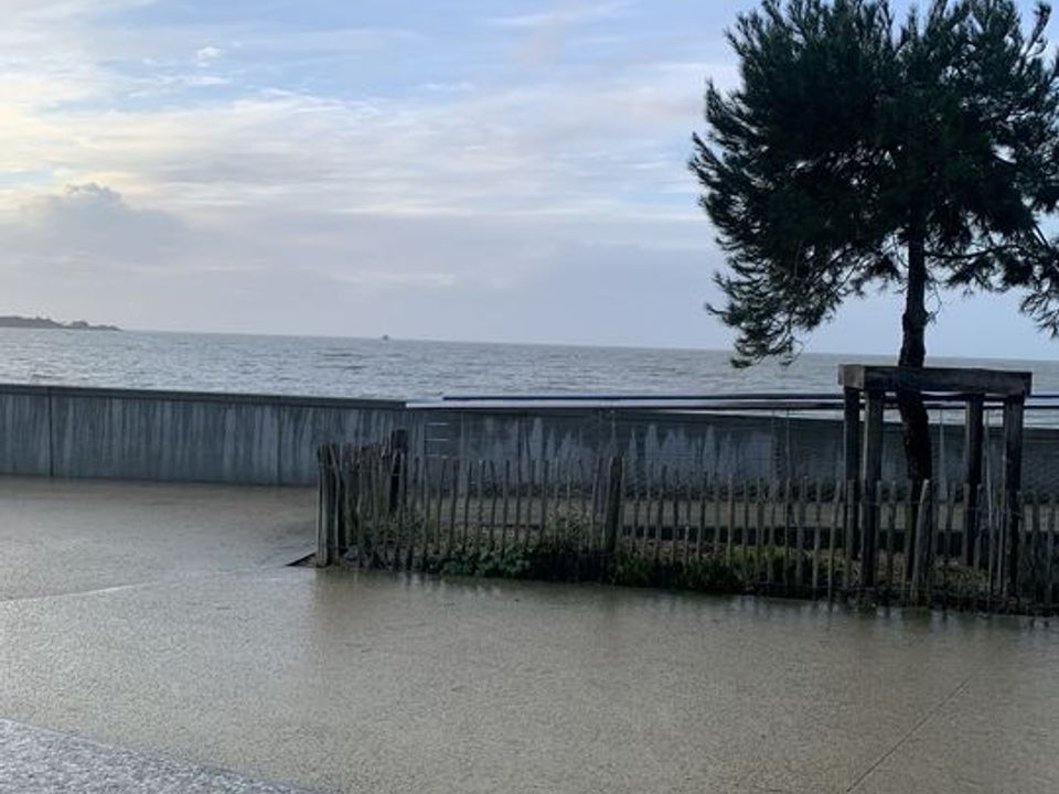 Garage i La Rochelle, Charente-Maritime - foto 1