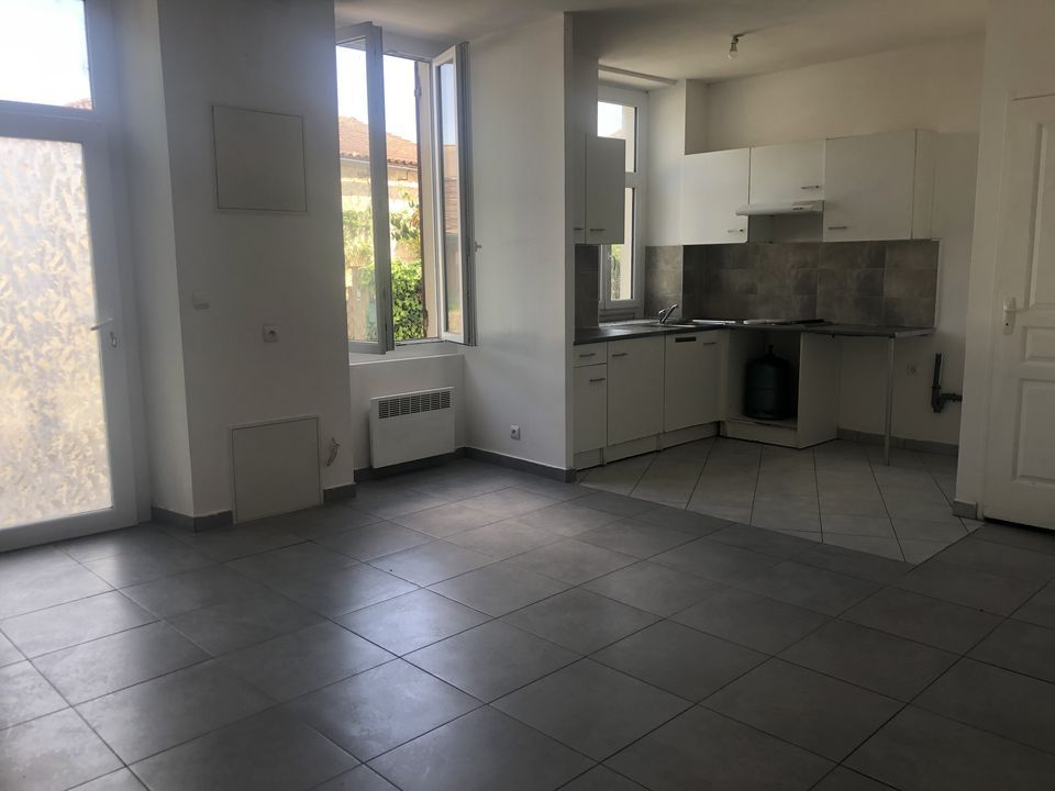 Casa de pueblo en Pauillac, Gironde - foto 2