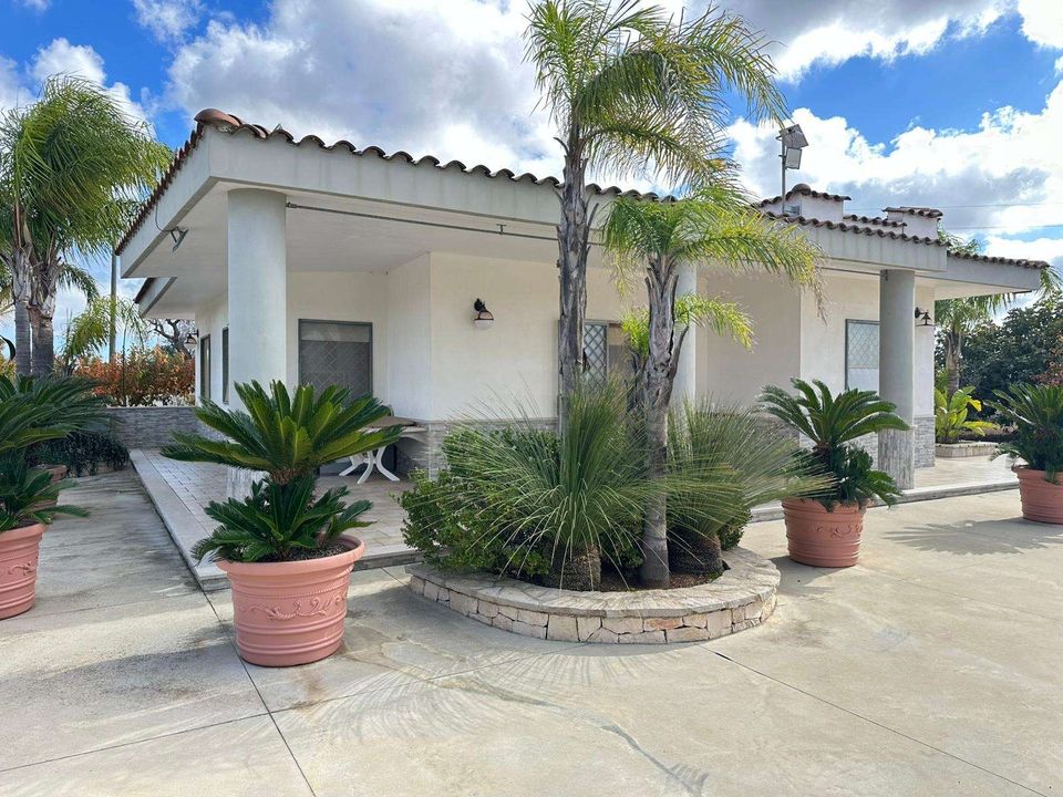 Villa i San Vito dei Normanni, Brindisi - foto 1