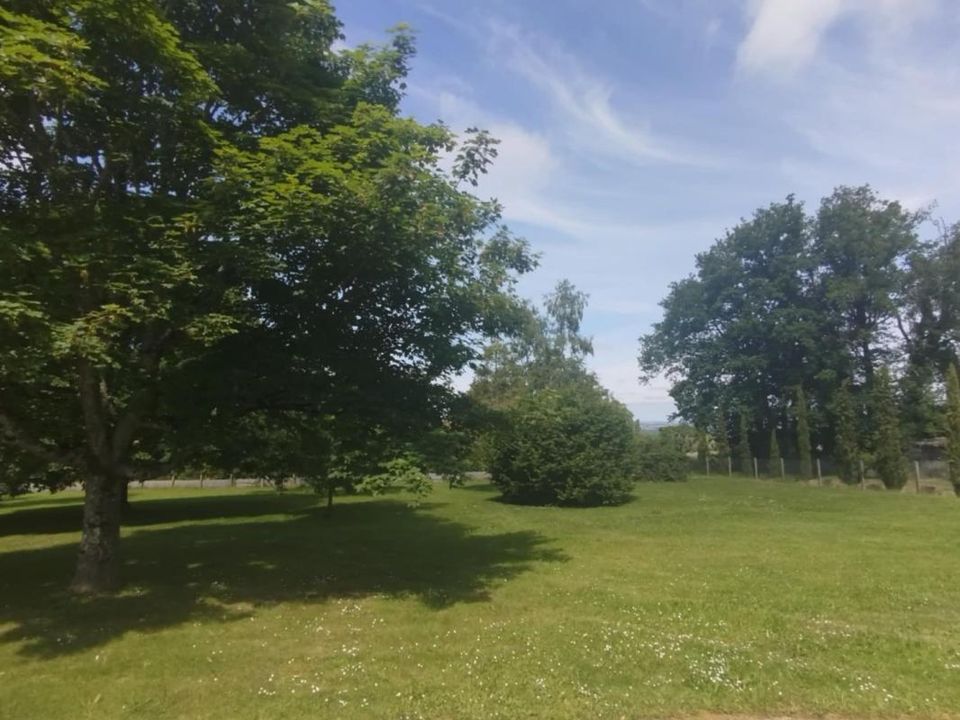 Terreno en Bosmie-l'Aiguille, Haute-Vienne - foto 1