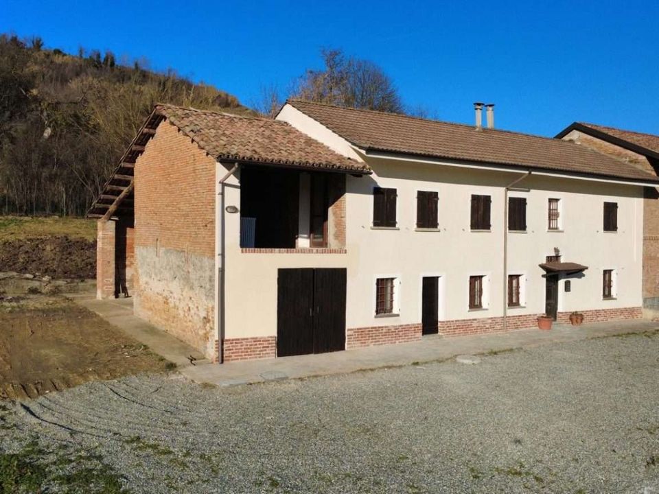 Gårdshus i Agliano Terme, Asti - bilde 1