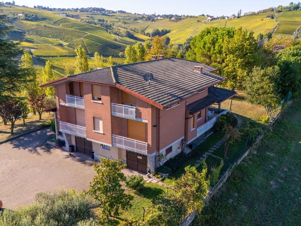 Villa i Barbaresco, Cuneo - foto 1