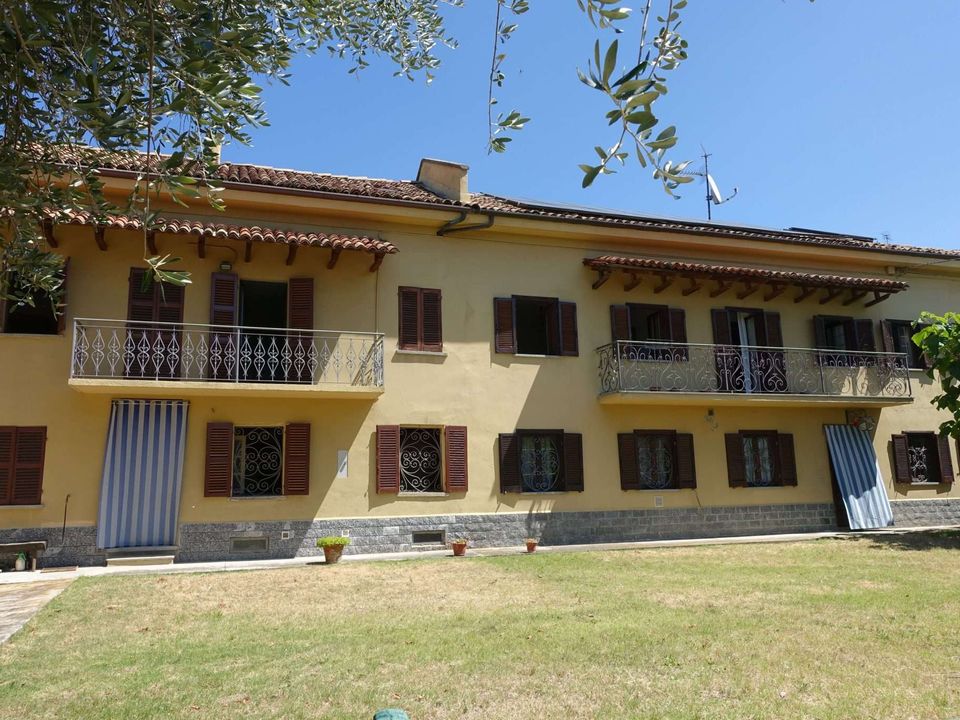 Gårdshus i San Marzano Oliveto, Asti - bilde 1