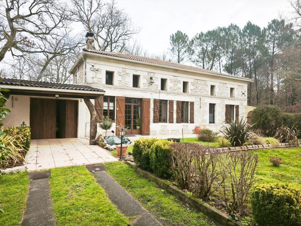 Villa in Reignac, Gironde - photo 1