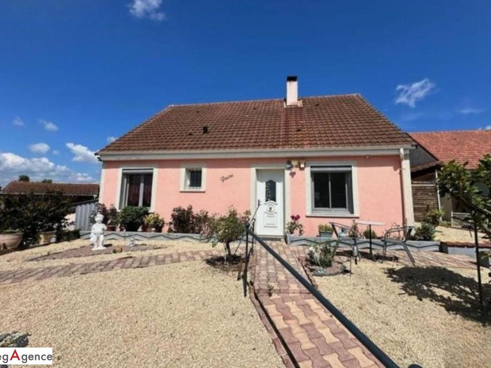 Villa i Saint-Germain-des-Fossés, Allier - foto 1
