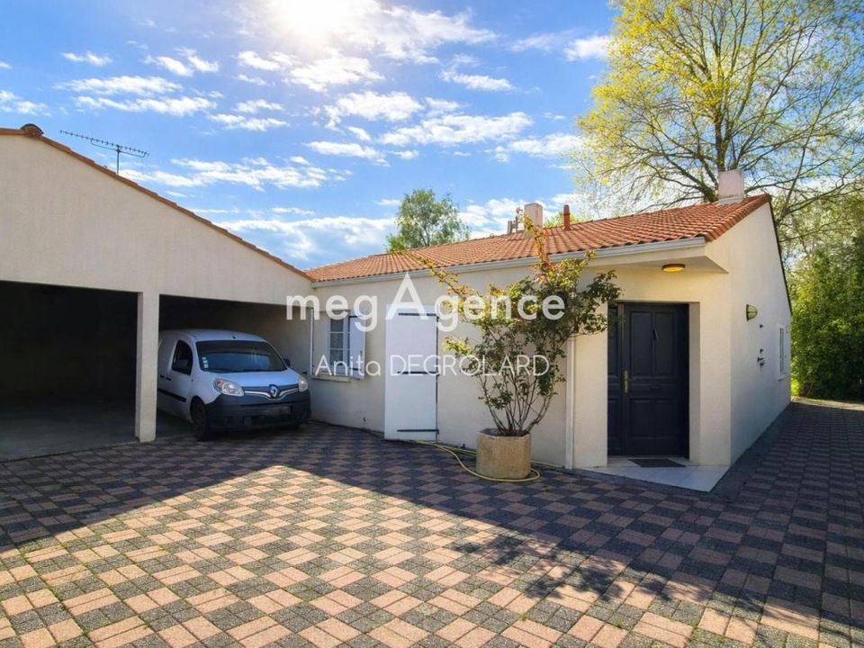 Villa a La Roche-sur-Yon, Vendee - foto 1