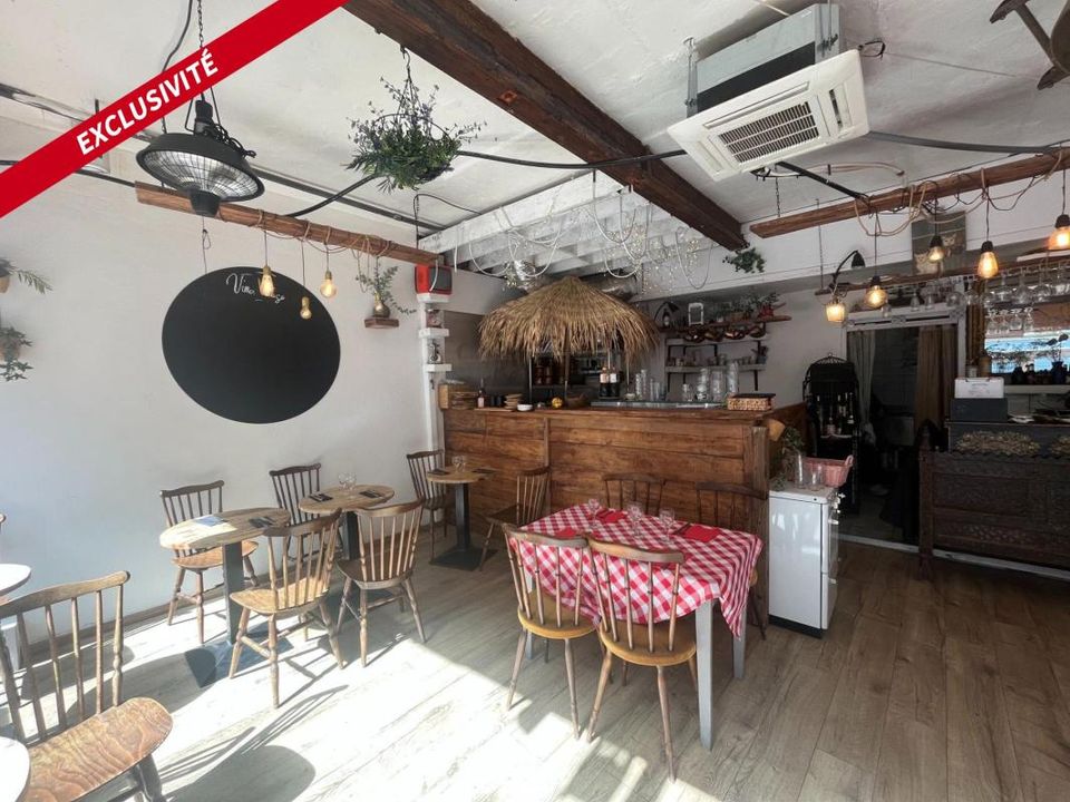 Commercial property in Lannion, Cotes-d'Armor - photo 1