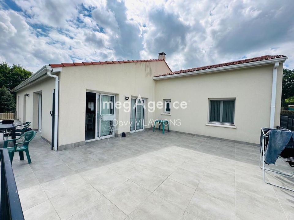 Villa i Mortagne-sur-Sèvre, Vendee - foto 1