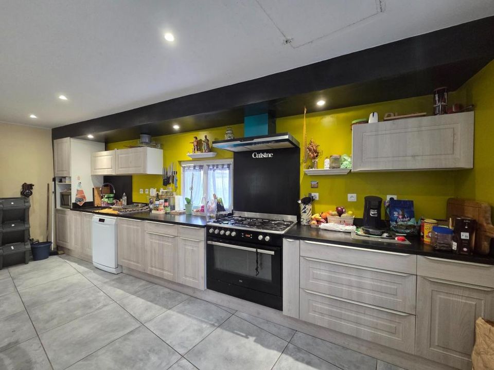 Villa in Saint-Jean-d'Angely, Charente-Maritime - foto 2