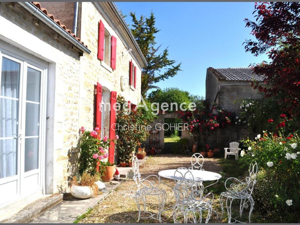 Landejendom i Saint-Georges-de-Longuepierre, Charente-Maritime - foto 2