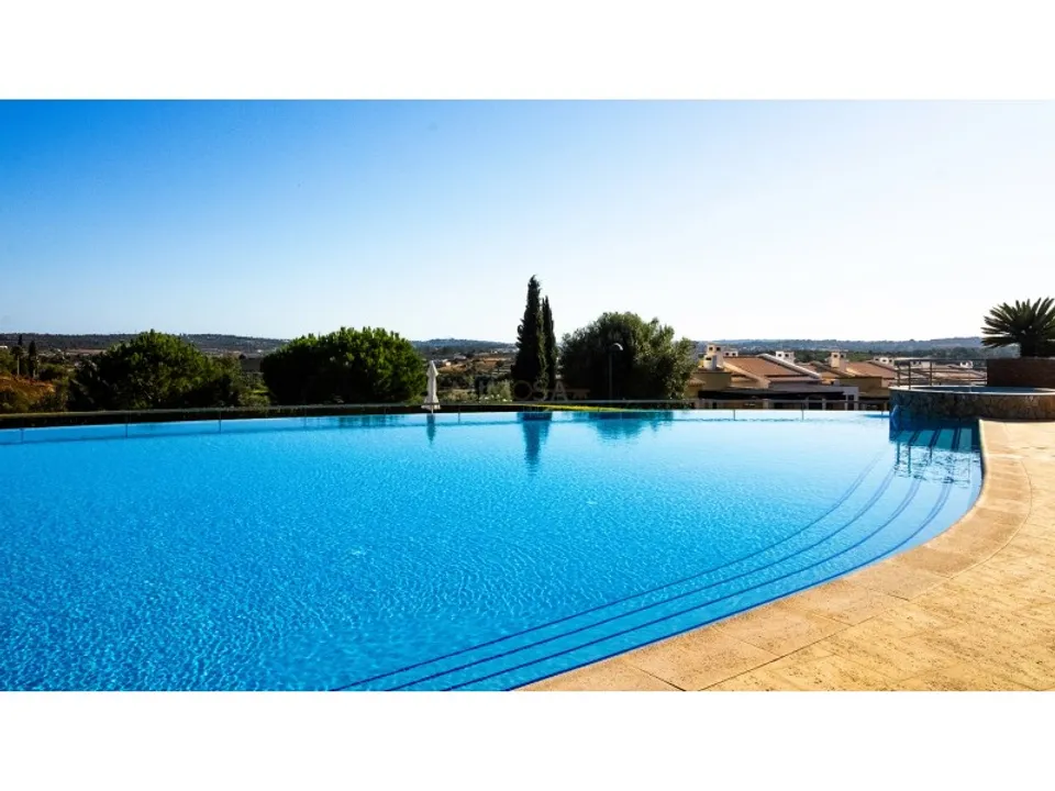 Town house in Mexilhoeira Grande, Faro - photo 2