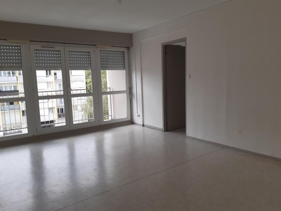 Apartment in Saint-Loup-sur-Semouse, Haute-Saone - photo 2