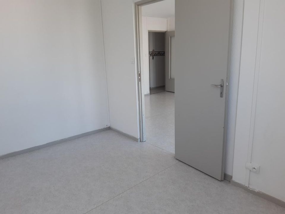 Apartment in Saint-Loup-sur-Semouse, Haute-Saone - photo 4