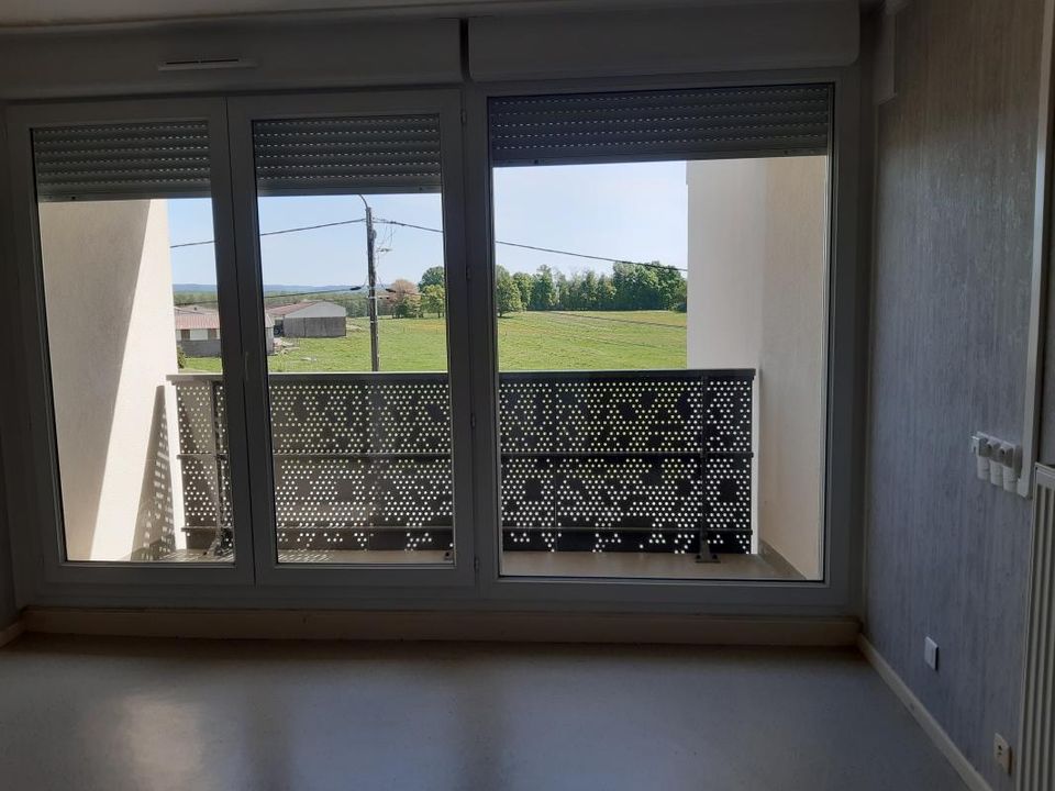 Apartment in Saint-Loup-sur-Semouse, Haute-Saone - photo 5