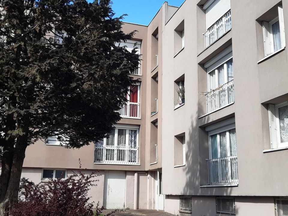 Apartment in Saint-Loup-sur-Semouse, Haute-Saone - photo 1
