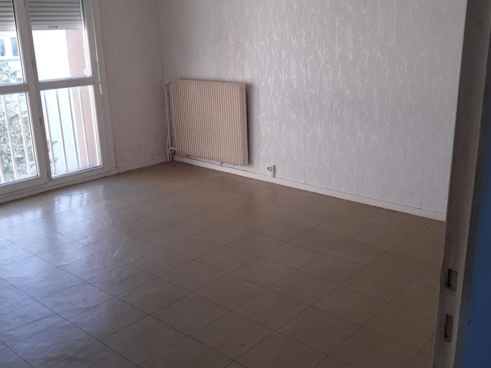 Apartment in Saint-Loup-sur-Semouse, Haute-Saone - photo 3