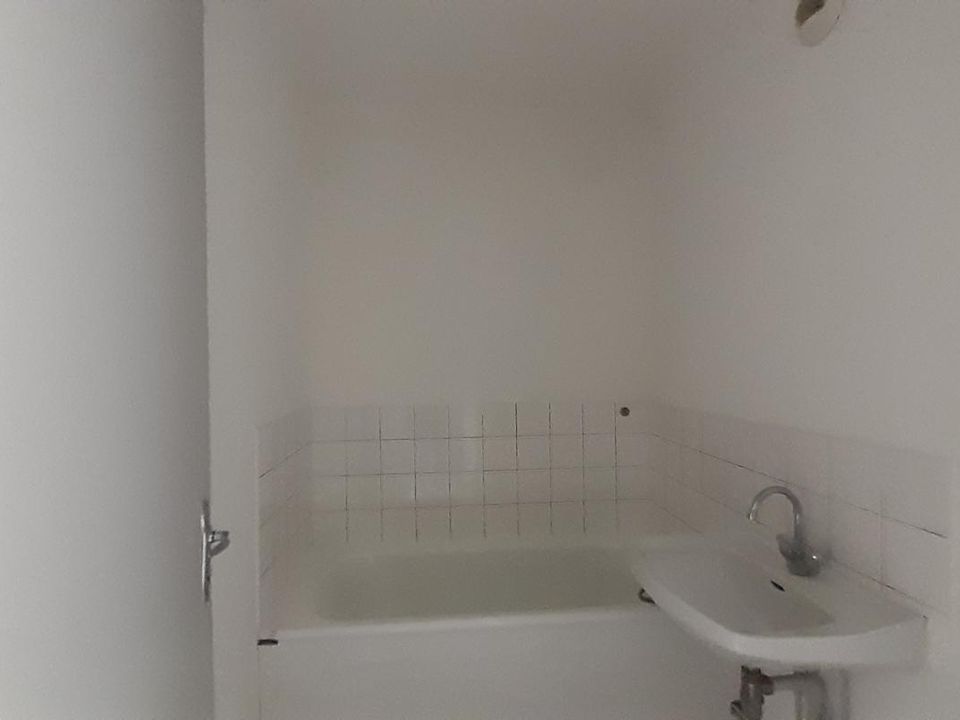 Apartment in Saint-Loup-sur-Semouse, Haute-Saone - photo 5