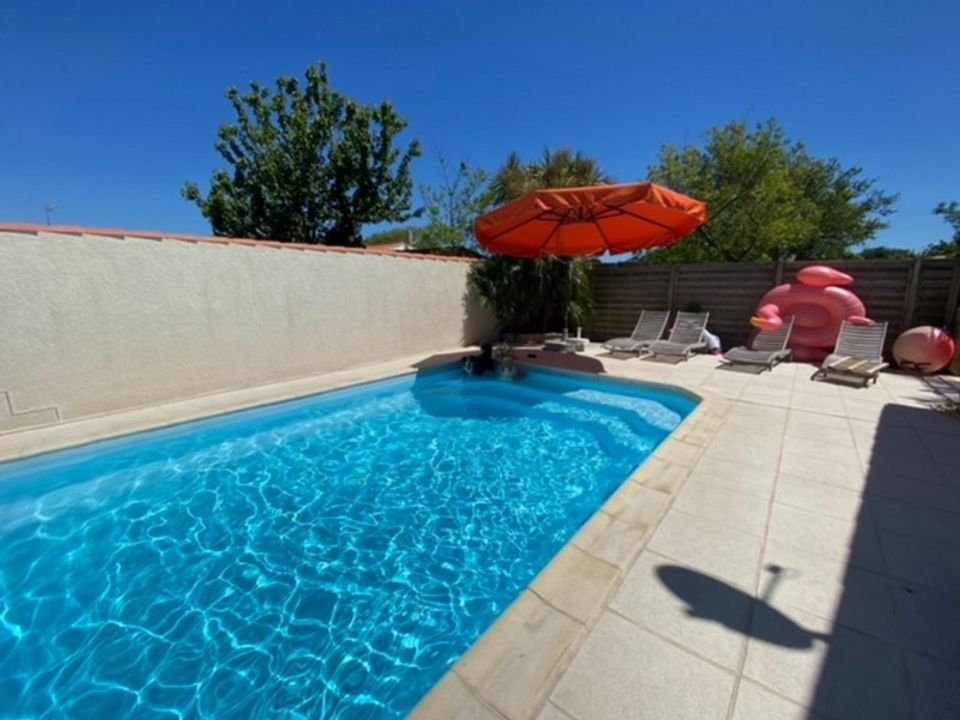 Landsbyhus i Saint-Georges-d'Oleron, Charente-Maritime - foto 1