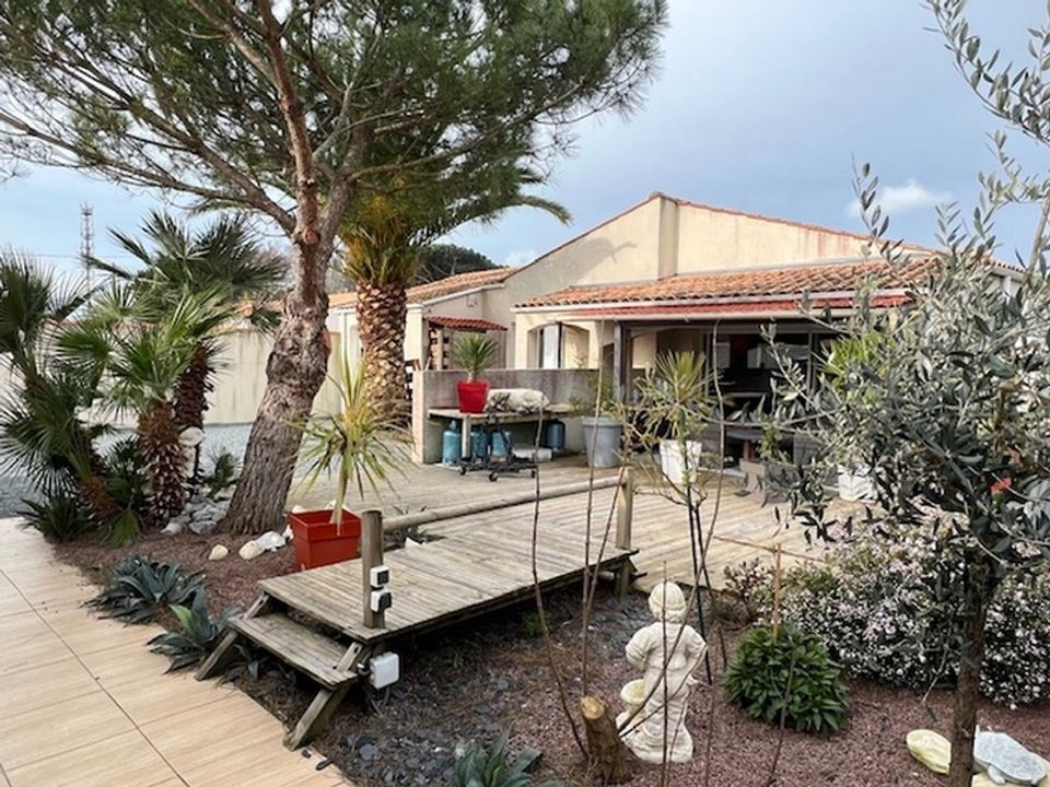 Landsbyhus i Saint-Georges-d'Oleron, Charente-Maritime - foto 3