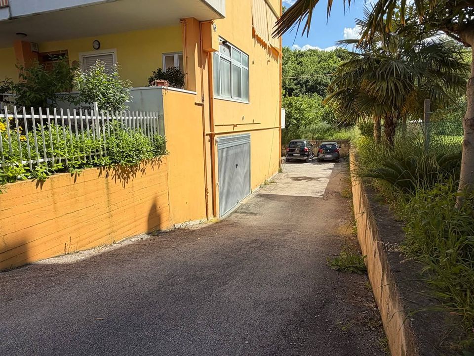 Parkeerruimte in San Benedetto Del Tronto, Ascoli Piceno - foto 5