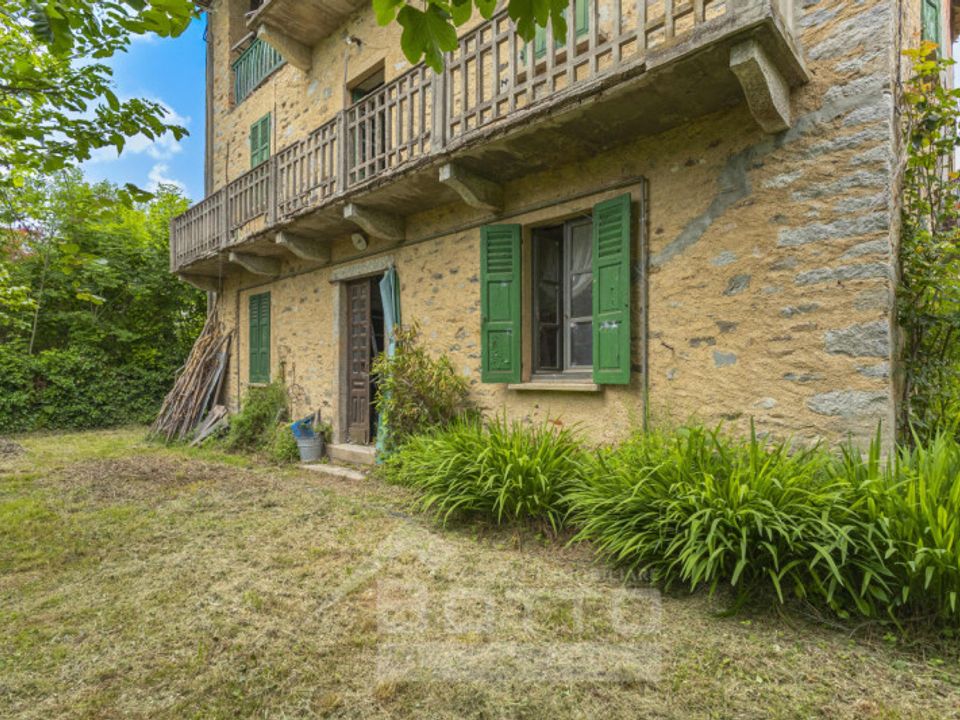 Villa i Ameno, Novara - bilde 1