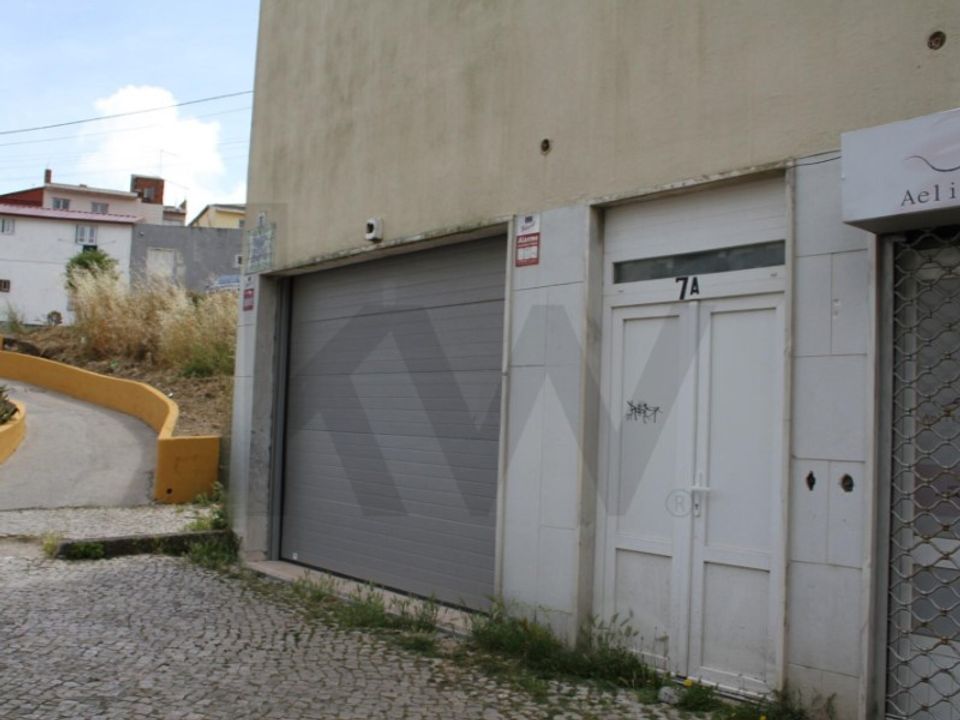 Erhvervsejendom i Amadora, Lisbon - foto 1