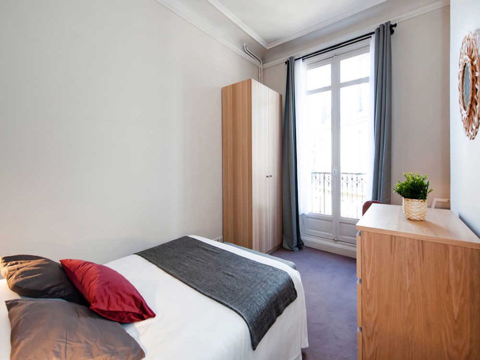 Apartment in Paris, Paris - photo 3