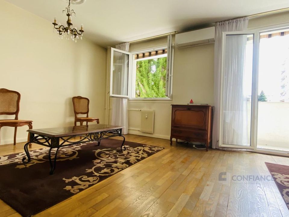 Lejlighed i Villeurbanne, Rhone - foto 1