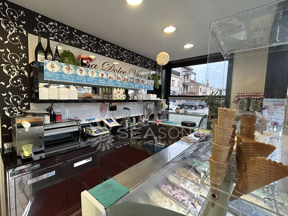 Erhvervsejendom i Eraclea, Venice - foto 1