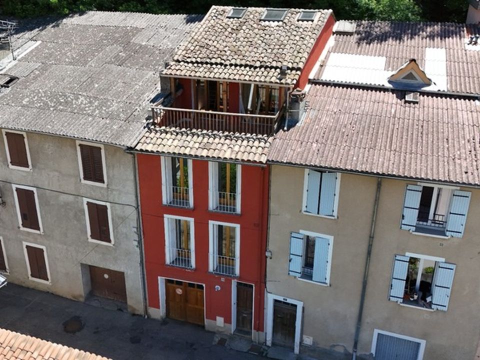 Villa i Digne-les-Bains, Alpes-de-Haute-Provence - foto 1