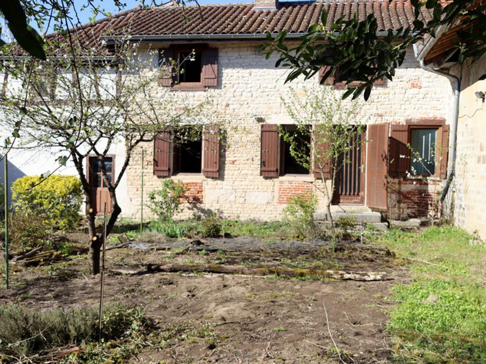 Villa i Saint-Julien-sur-Reyssouze, Ain - foto 1