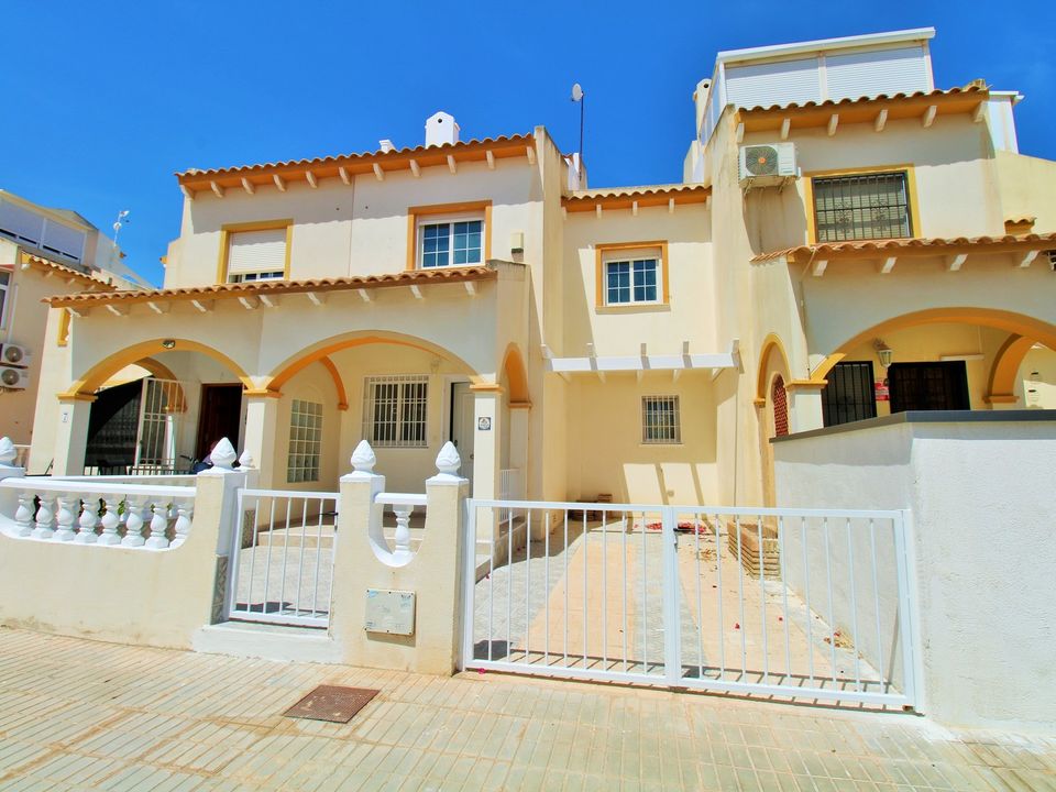 Byhus i Playa Flamenca, Alicante - foto 1