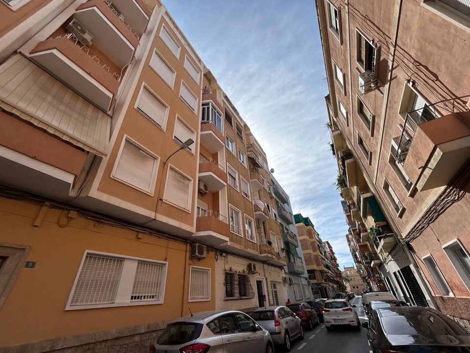 Lejlighed i Alicante, Alicante - foto 1