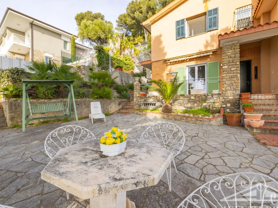 Lejlighed i Bordighera, Imperia - foto 1