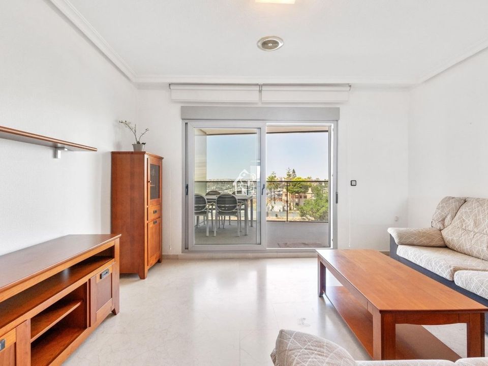 Apartment in Torrevieja, Alicante - photo 3