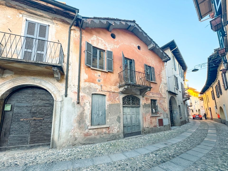 Herregård i Miasino, Novara - bilde 1