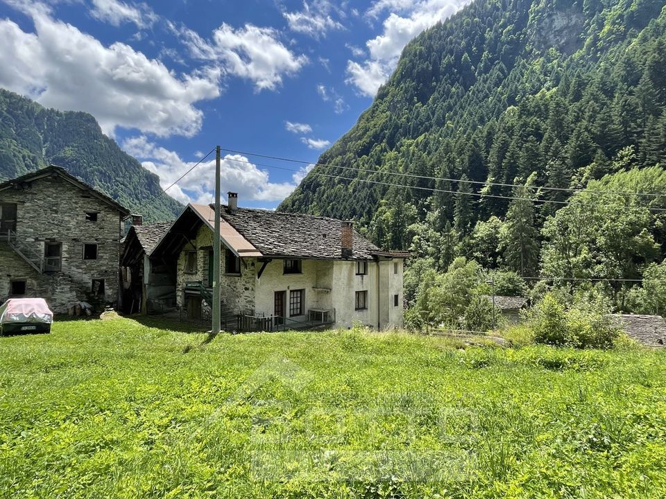 Helårsgrund i Mollia, Vercelli - foto 1
