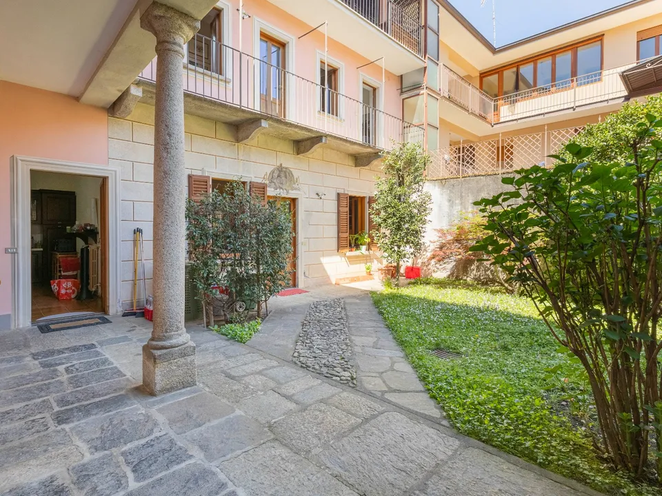 Villa i Ameno, Novara - bilde 1
