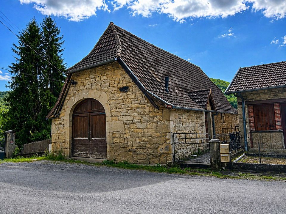 Apartment in Ambeyrac, Aveyron - photo 1