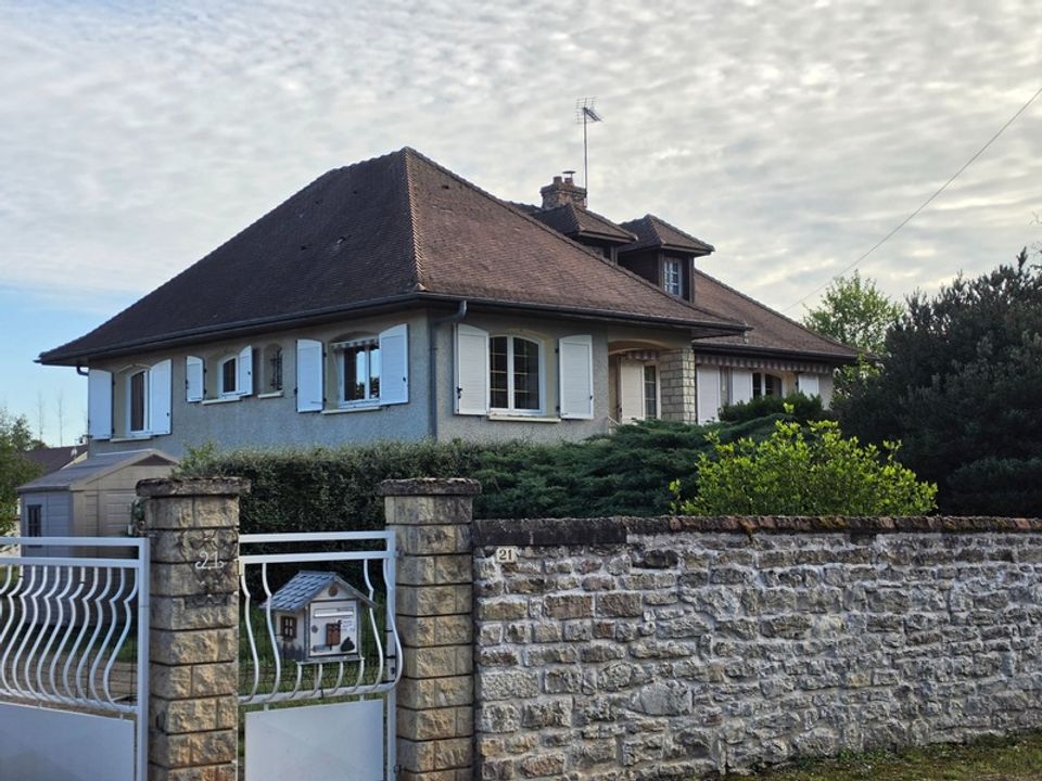 Villa i Perrigny-sur-l'Ognon, Cote-d'Or - foto 1