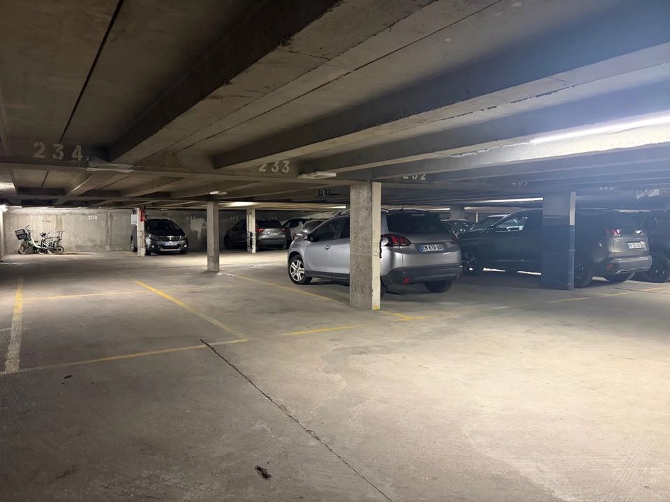 Garage i Boulogne-Billancourt, Hauts-de-Seine - foto 1