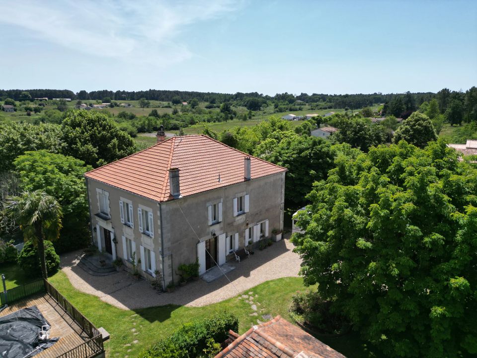 Landsbyhus i Cercoux, Charente-Maritime - foto 1