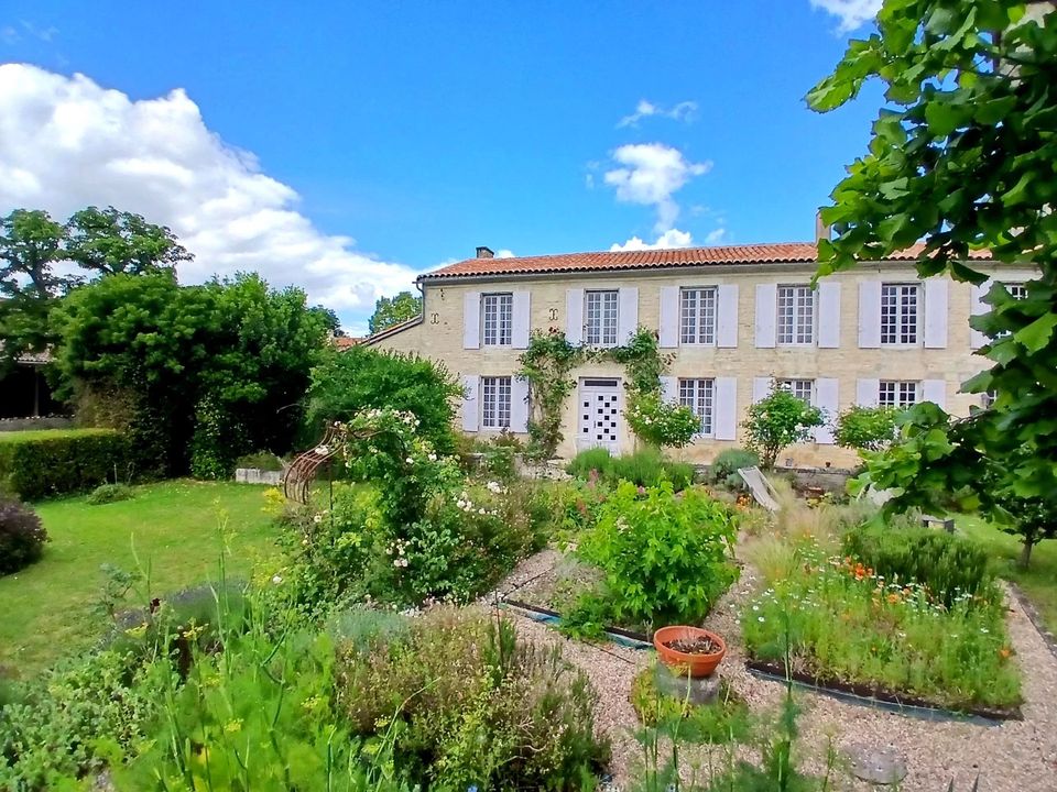 Villa a Beauvais-sur-Matha, Charente-Maritime - foto 1